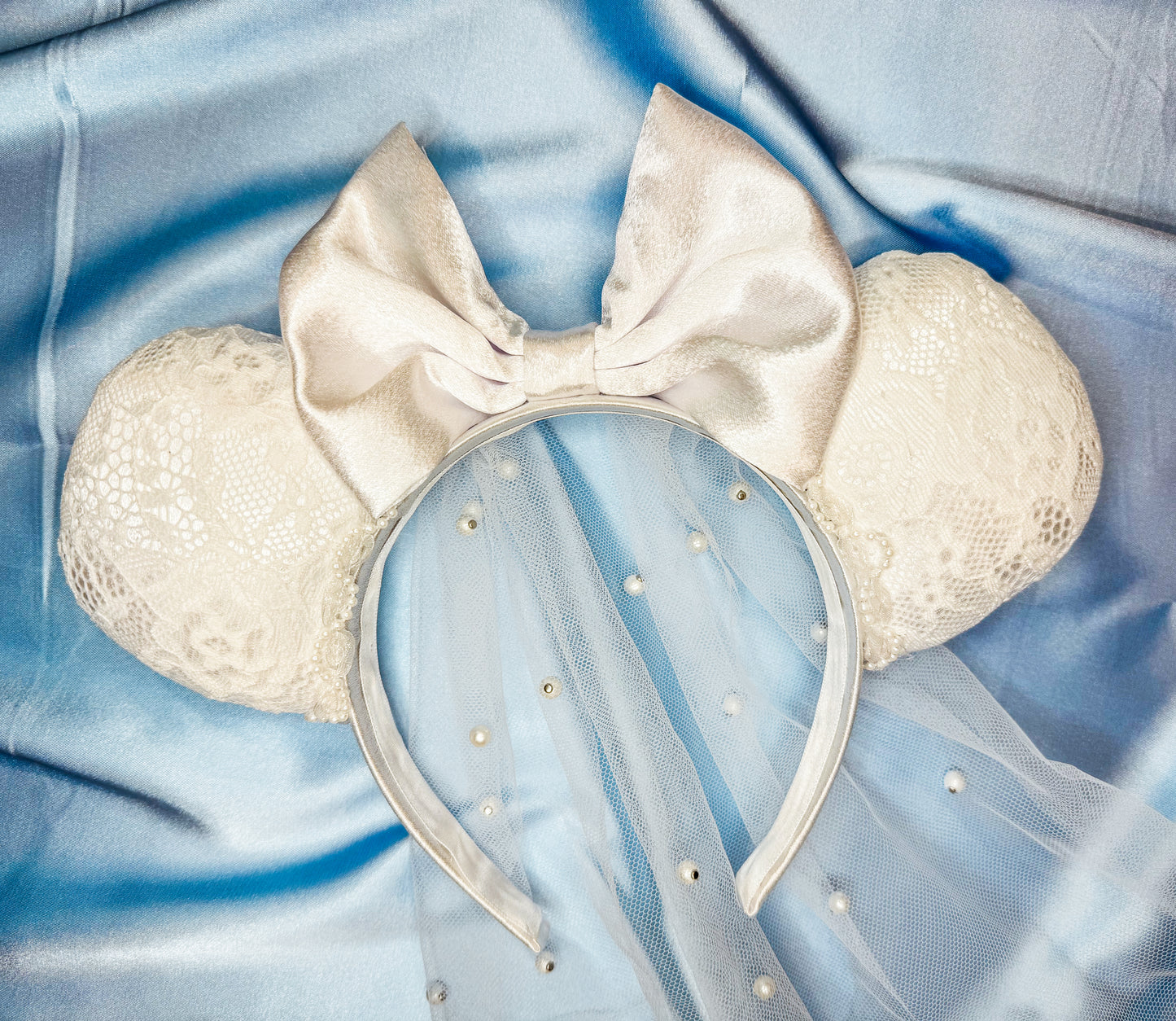 Happily Ever After • Bride Minnie Ears
