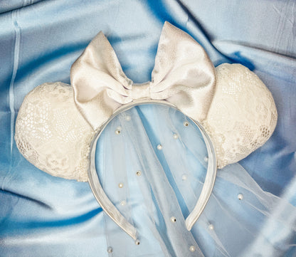Happily Ever After • Bride Minnie Ears